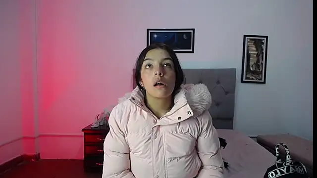 Esmeraldaa- online show from November 14, 5:00 am