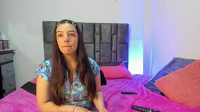 Esmeraldaa- online show from April 19, 5:47 pm