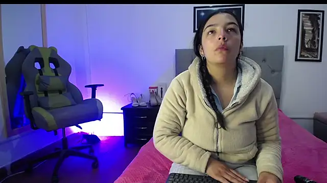 Esmeraldaa- online show from September 27, 5:02 am