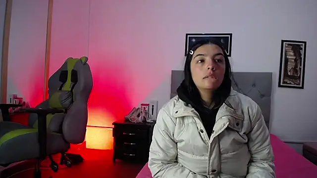 Esmeraldaa- online show from October 7, 4:46 am