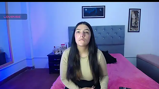 Esmeraldaa- online show from September 20, 4:39 am