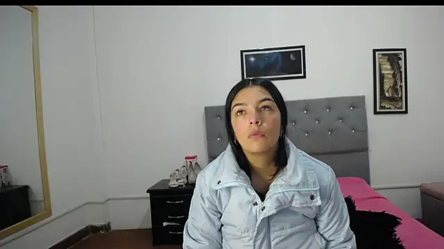 Esmeraldaa- online show from September 22, 3:45 am