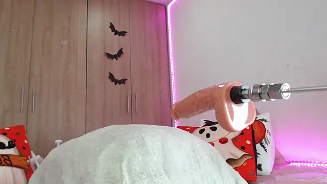 Snapshot of Emma_Glutton chatting on October 24, 2:16 pm Emma Glutton online show from October 24, 2:16 pm