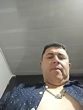 Snapshot of BigCristh79 chatting on July 16, 11:40 am BigCristh79 online show from July 16, 11:40 am