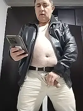 Snapshot of BigCristh79 chatting on May 26, 1:09 pm BigCristh79 online show from May 26, 1:09 pm