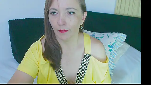 Kendraline1 online show from March 18, 11:37 pm