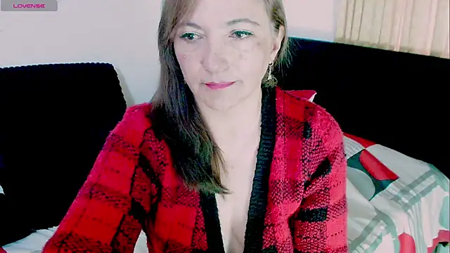 Kendraline1 online show from April 17, 6:22 pm