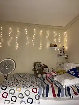 Snapshot of effie_castroo chatting on November 23, 4:28 pm effie castroo online show from November 23, 4:28 pm