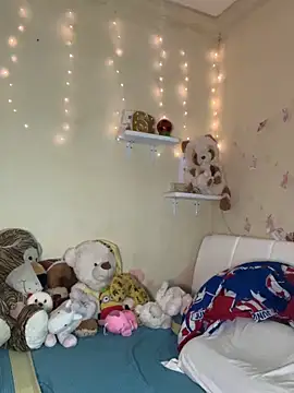 Snapshot of effie_castroo chatting on October 12, 12:23 am effie castroo online show from October 12, 12:23 am