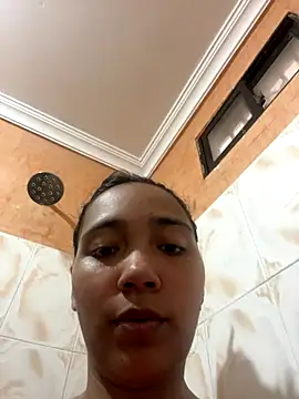 Snapshot of effie_castroo chatting on December 14, 7:19 pm effie castroo online show from December 14, 7:19 pm