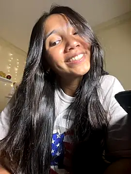 Snapshot of effie_castroo chatting on September 25, 3:45 am effie castroo online show from September 25, 3:45 am