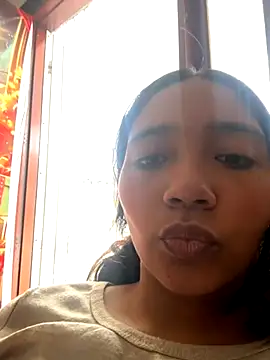 Snapshot of effie_castroo chatting on October 24, 5:01 pm effie castroo online show from October 24, 5:01 pm