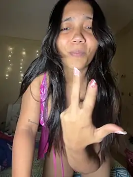 Snapshot of effie_castroo chatting on September 9, 2:21 am effie castroo online show from September 9, 2:21 am