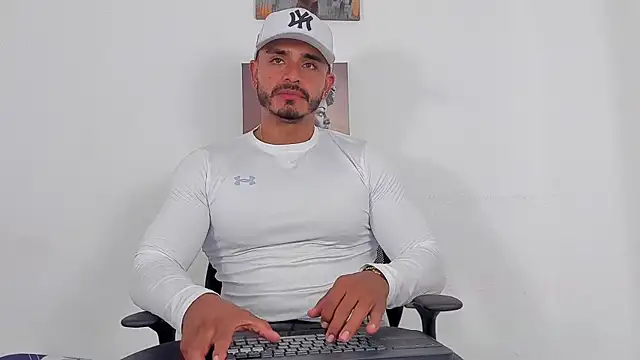 magnusclark online show from June 3, 7:07 pm