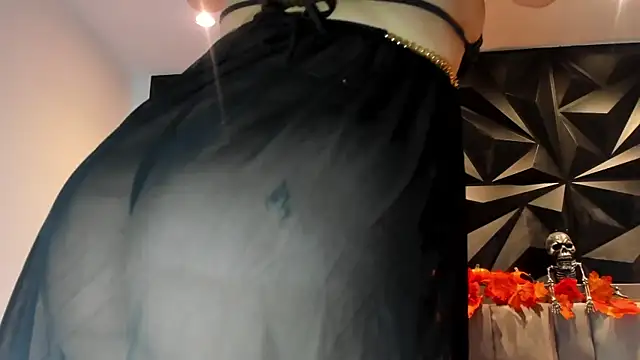 megan whitee   online show from October 31, 2:30 am