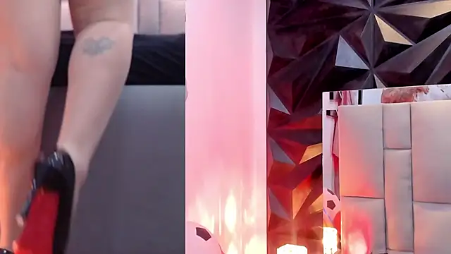 megan whitee   online show from July 2, 2:56 am