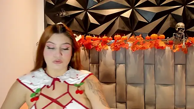 megan whitee   online show from October 29, 2:21 am