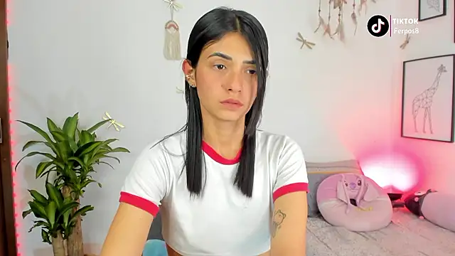 princessluna 19 online show from February 6, 7:10 pm