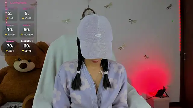Snapshot of princessluna_19 chatting on September 18, 8:34 pm princessluna 19 online show from September 18, 8:34 pm