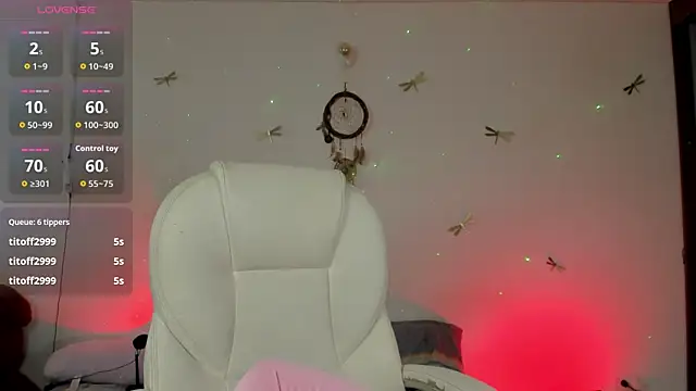 Snapshot of princessluna_19 chatting on October 8, 9:48 pm princessluna 19 online show from October 8, 9:48 pm