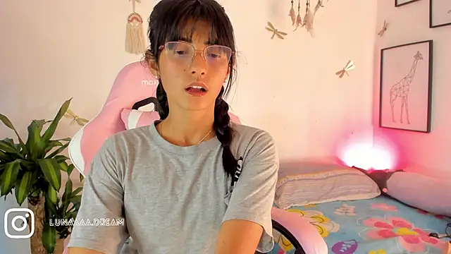 princessluna 19 online show from May 25, 8:40 pm