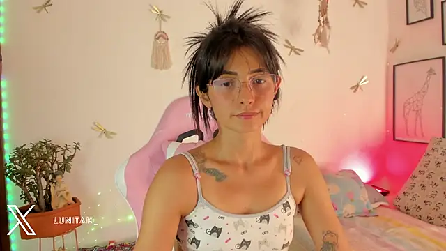 Snapshot of princessluna_19 chatting on June 12, 10:07 pm princessluna 19 online show from June 12, 10:07 pm