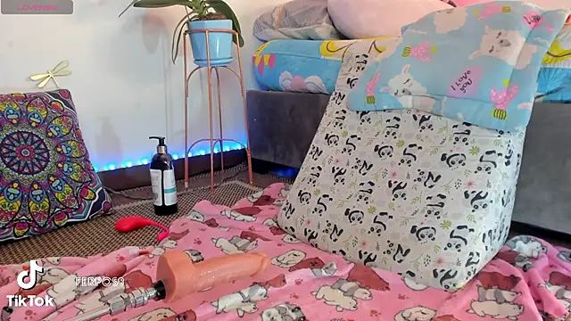 princessluna 19 online show from April 28, 2:27 am