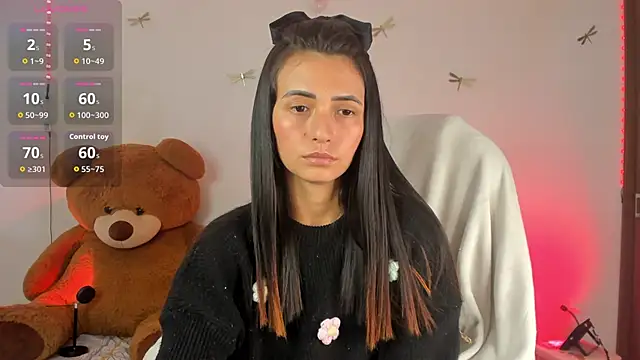 Snapshot of princessluna_19 chatting on October 18, 9:06 pm princessluna 19 online show from October 18, 9:06 pm