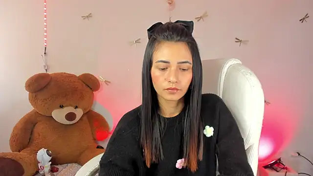 Snapshot of princessluna_19 chatting on October 4, 9:38 pm princessluna 19 online show from October 4, 9:38 pm