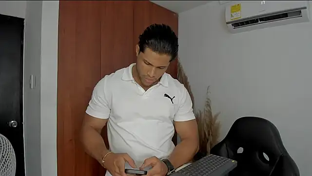 Evansdark1 online show from April 25, 10:07 pm