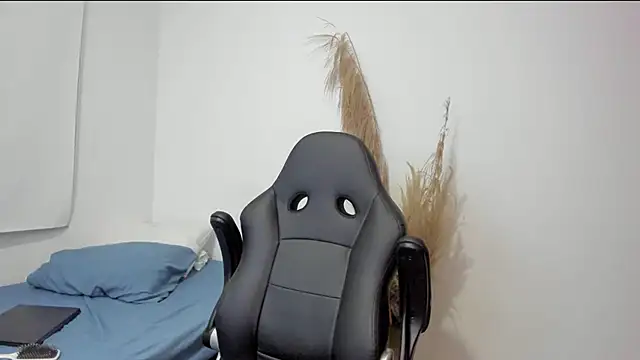 Evansdark1 online show from March 29, 11:28 pm