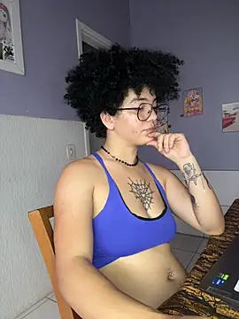 CamillyBlum online show from October 18, 10:01 pm