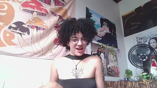 CamillyBlum online show from March 18, 3:03 pm