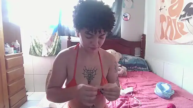 Snapshot of CamillyBlum chatting on May 15, 3:43 pm CamillyBlum online show from May 15, 3:43 pm