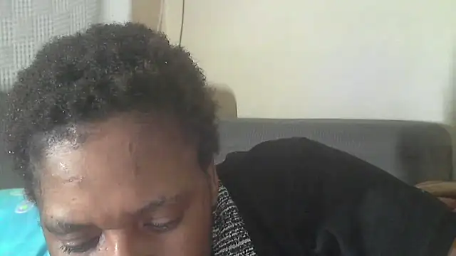 sexythae32 online show from December 16, 10:25 pm