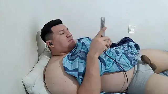 Snapshot of fuckynations chatting on July 8, 12:35 am fuckynations online show from July 8, 12:35 am