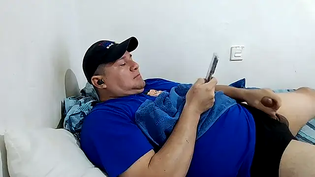 Snapshot of fuckynations chatting on July 1, 11:21 am fuckynations online show from July 1, 11:21 am