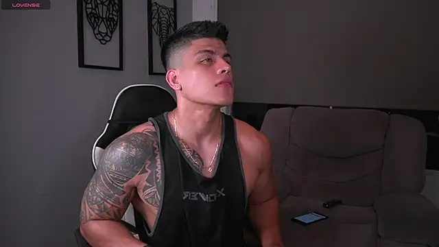 tyler muscle1 online show from October 7, 12:22 am