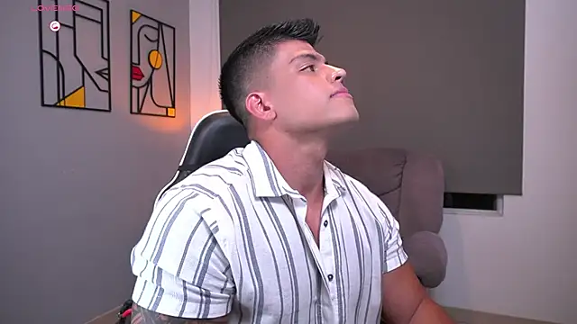 tyler muscle1 online show from March 14, 1:22 am