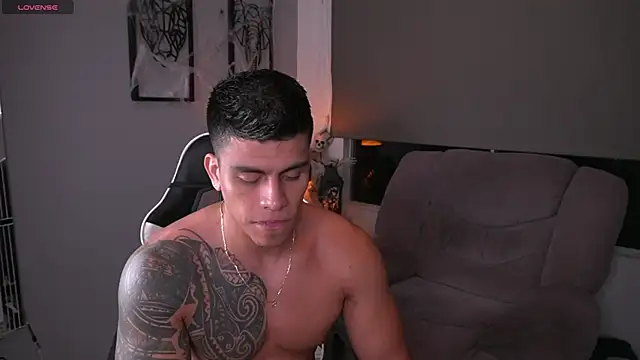 tyler muscle1 online show from October 11, 2:23 am