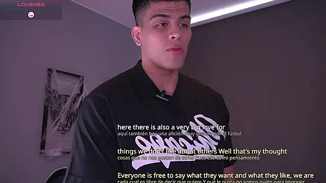 Snapshot of tyler_muscle1 chatting on October 30, 4:04 pm tyler muscle1 online show from October 30, 4:04 pm