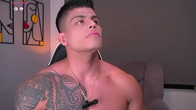 tyler muscle1 online show from March 19, 2:33 am