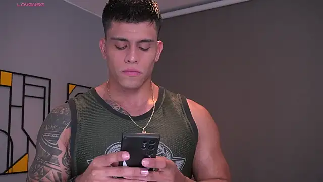 tyler muscle1 online show from January 9, 2:51 am