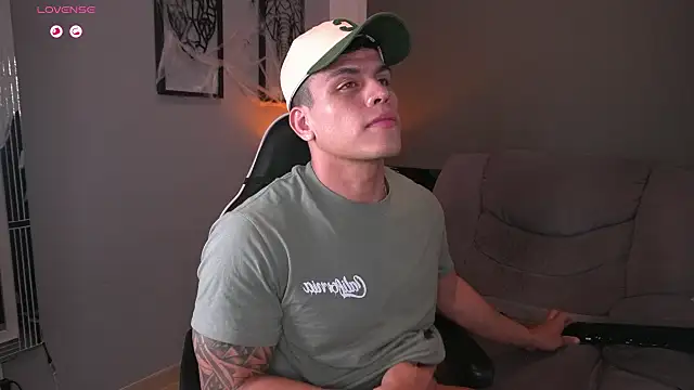 tyler muscle1 online show from October 15, 2:21 am