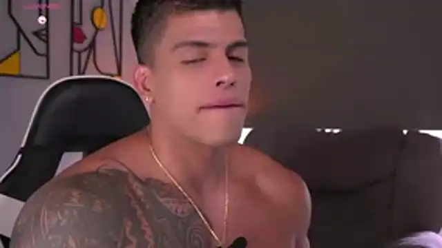 tyler muscle1 online show from April 13, 1:59 pm