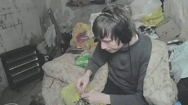 makarov1993 online show from April 14, 11:04 am