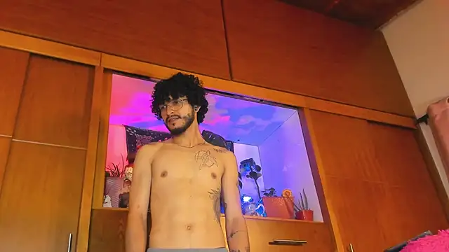 emmmalym online show from September 18, 1:41 am