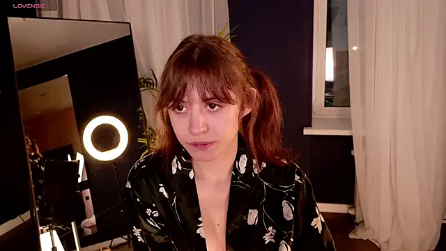 Snapshot of chloe_dreammm chatting on November 1, 5:14 am chloe dreammm online show from November 1, 5:14 am