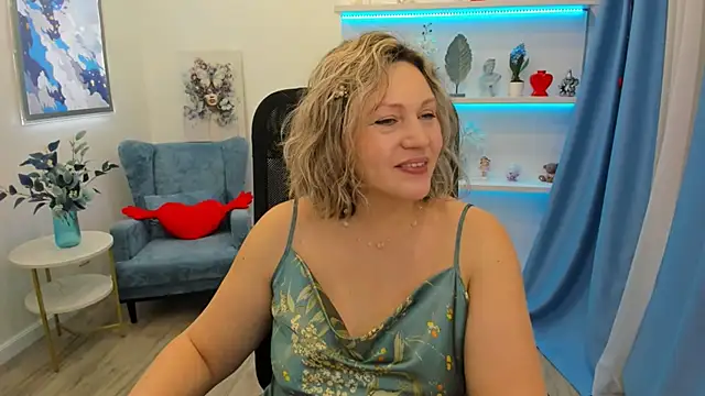 NinaStarle online show from March 11, 4:39 am