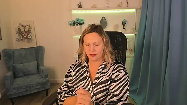 NinaStarle online show from September 20, 5:12 am